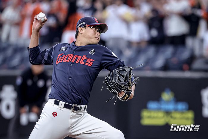 롯데 박세웅이 23일 대전 한화생명 볼파크에서 열린 2025 KBO리그 정규시즌 한화전에 선발 등판해 역투하고 있다. 사진 | 롯데 자이언츠