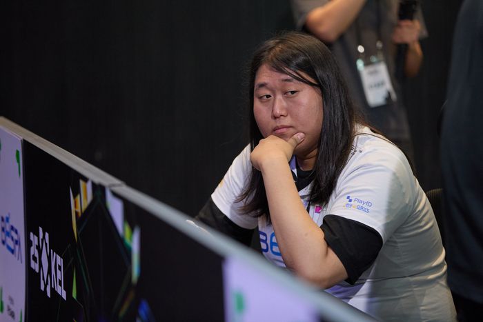 부산 베스파 이한울이 25일 부산 진구 부산e스포츠경기장에서 열린 2025 KEL FC모바일 경기를 준비 하고 있다. 사진 | 한국e스포츠협회