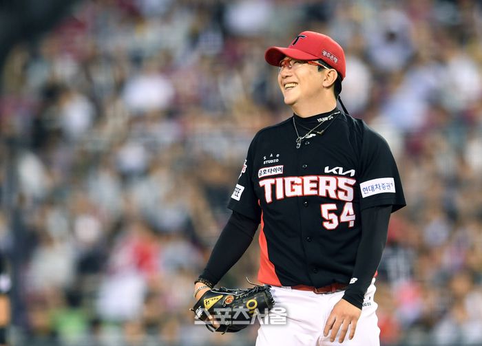 KIA 선발투수 양현종이 웃어 보이고 있다. 잠실 | 박진업 기자 upandup@sportsseoul.com