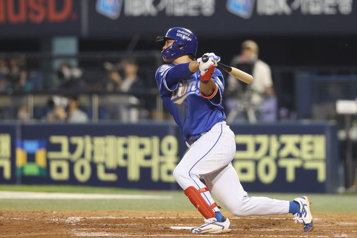 삼성 박승규가 31일 서울 잠실구장에서 열린 2025 KBO리그 정규시즌 LG전서 안타를 치고 있다. 사진 | 삼성 라이온즈