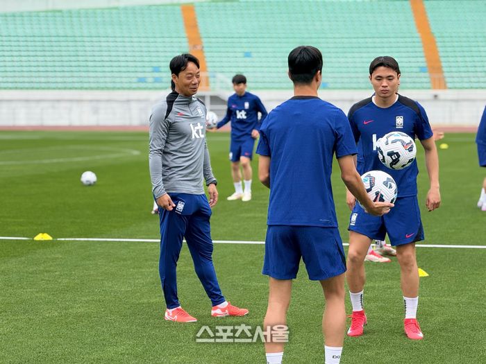 U-22 대표팀에 합류한 염기훈 코치.원주 | 정다워 기자