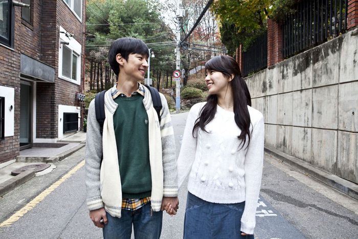 영화 ‘건축학개론’ 이제훈과 수지. 사진 | 롯데엔터테인먼트