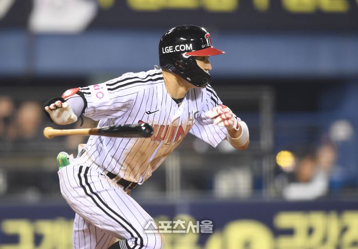 LG 박해민이 29일 서울 잠실구장에서 열린 2025 KBO리그 한화와 경기 7회말 중전안타를 치고 있다. 잠실 | 최승섭기자 thunder@sportsseoul.com