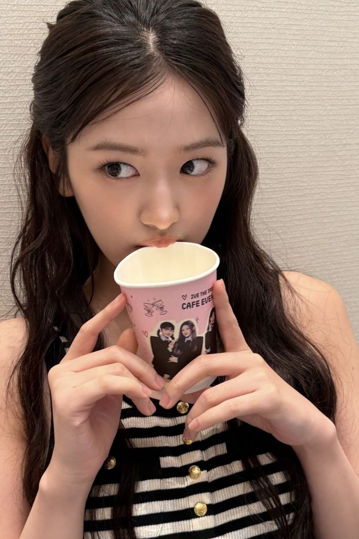 안유진 인스타그램.