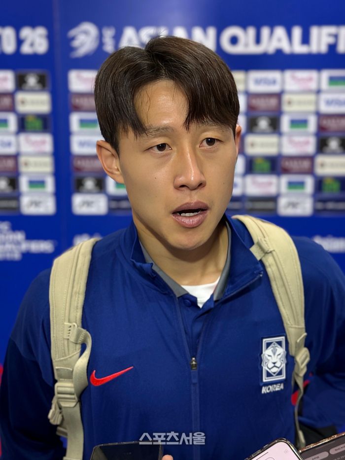 축구대표팀 이재성이 10일 서울월드컵경기장에서 열린 쿠웨이트전 후 인터뷰에 임하고 있다.상암 | 정다워 기자