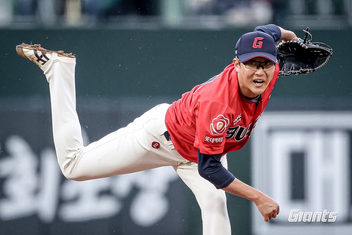 롯데 박세웅이 투구에 임하고 있다. 사진 | 롯데 자이언츠