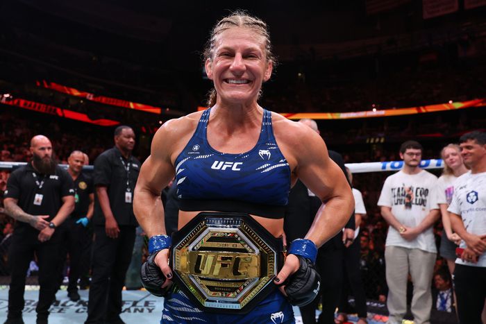 새롭게 챔피언에 등극한 케일라 해리슨. 사진 | UFC
