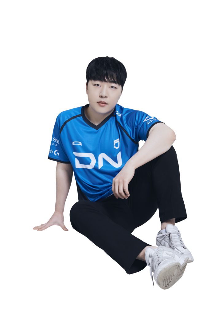 김승환은 14일 서울 잠실DN콜로세움에서 열린 2025 FC온라인 슈퍼 챔피언스 리그(FSL) 스프링 3·4위전에서 디플러스 기아 ‘줍줍’ 파타나삭 워라난을 3-1로 이겼다. 사진 | 넥슨