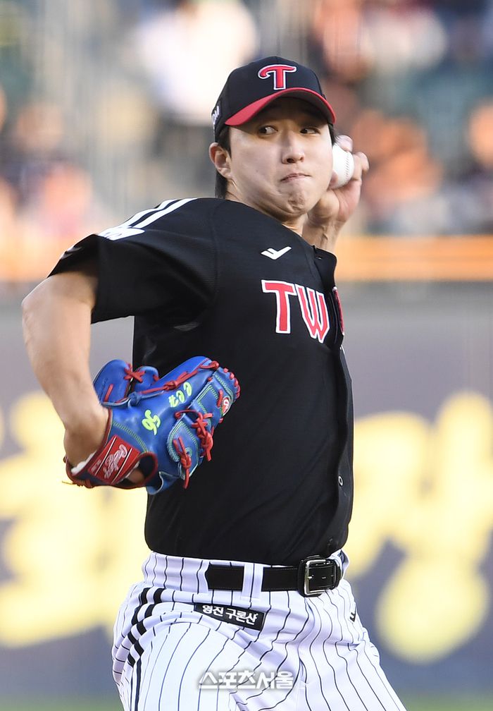 LG 최채흥이 투구에 임하고 있다. 잠실 | 박진업 기자 upandup@sportsseoul.com