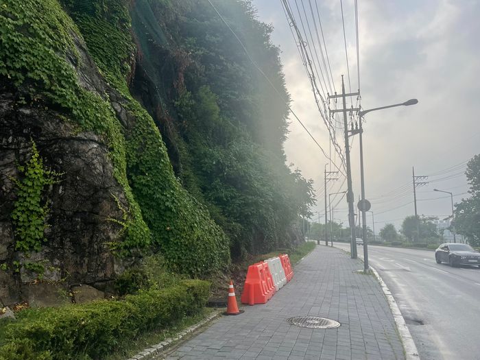 낙석 모습.  사진|춘천시청