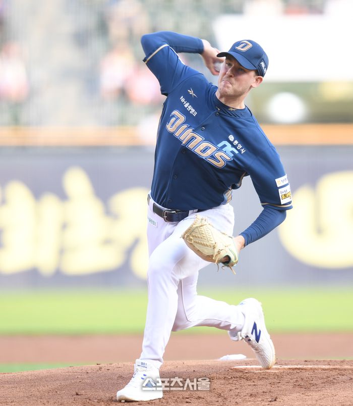 NC 선발투수 라일리가 17일 서울 잠실구장에서 열린 2025 KBO리그 LG와 경기에서 역투하고 있다. 잠실 | 최승섭기자 thunder@sportsseoul.com
