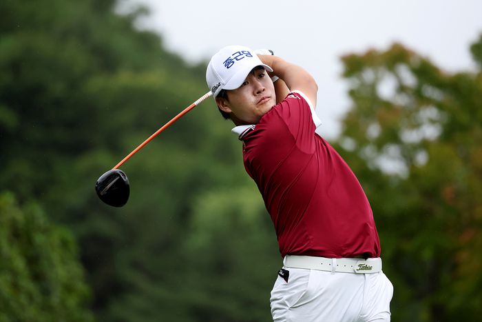 김민규가 21일 열린 KPGA 선수권 3라운드 9번홀에서 티샷을 하고 있다. 사진 | KPGA