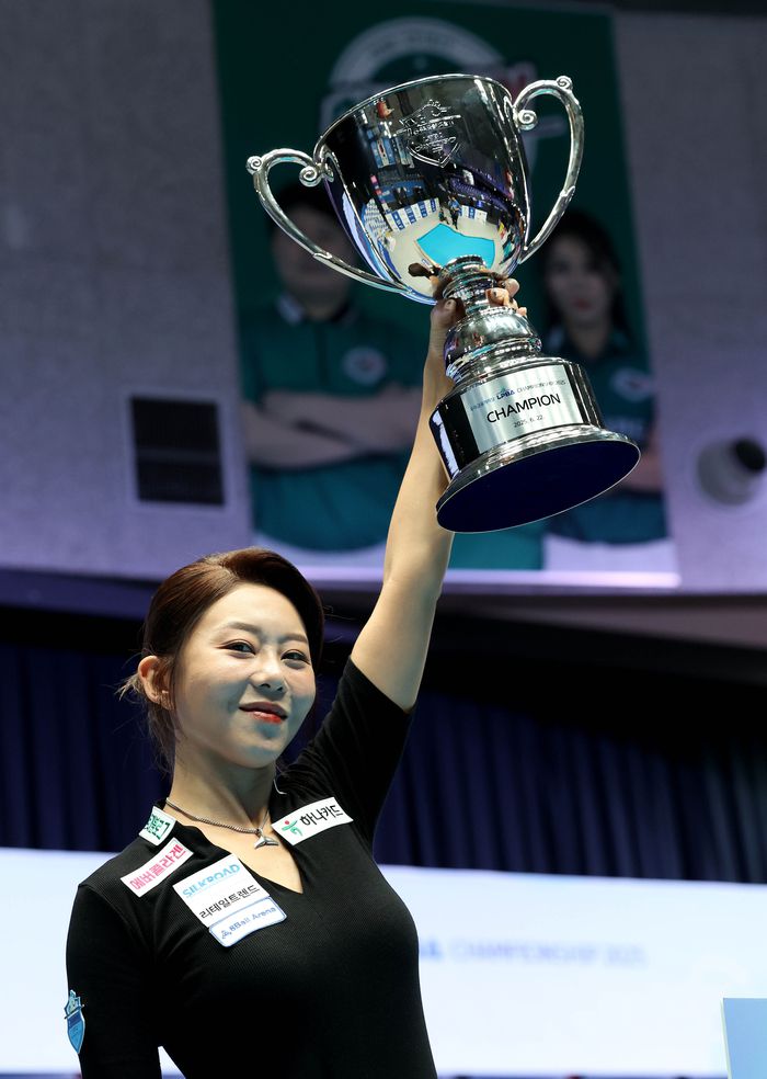 2025~2026시즌 LPBA 개막전을 제패한 김가영. 사진 | 프로당구협회