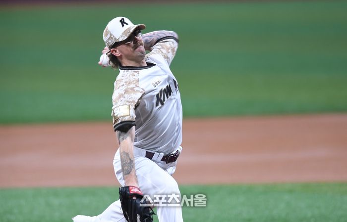 키움 선발투수 웰스가 25일 고척스카이돔에서 열린 2025 KBO리그 KIA와 경기에서 역투하고 있다.  고척 | 최승섭기자 thunder@sportsseoul.com