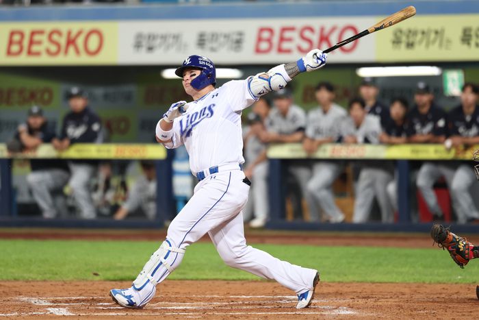 삼성 박병호가 대구삼성라이온즈파크에서 열린 2025 KBO리그 한화전에서 홈런을 터뜨리고 있다. 사진 | 삼성 라이온즈