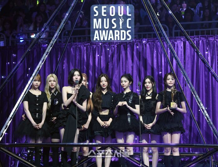 하츠투하츠(Hearts2Hearts)가 21일 오후 인천 중구 인스파이어 아레나에서 열린 제34회 ‘서울가요대상’에서 신인상을 수상한 뒤 소감을 밝히고 있다. 2025. 6. 21. 인천 | 박진업 기자 upandup@sportsseoul.com