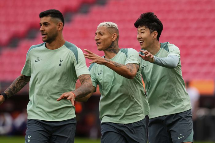 토트넘 홋스퍼의 크리스티안 로메로와 히샬리송, 손흥민.AP연합뉴스