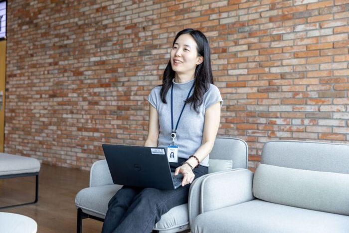 프랑스 명문 경영대학원 인사이드 MBA를 졸업하고 쿠팡에 입사한 구현지 씨. 사진 | 쿠팡