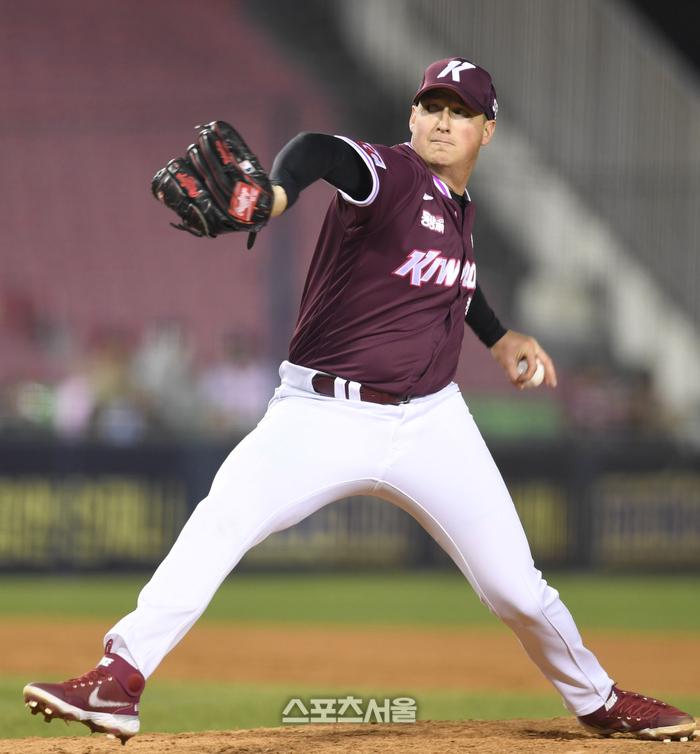 키움 선발투수 로젠버그가 잠실구장에서 열린 2025 KBO 리그 두산과 경기에서 역투하고 있다. 잠실 | 최승섭기자 thunder@sportsseoul.com