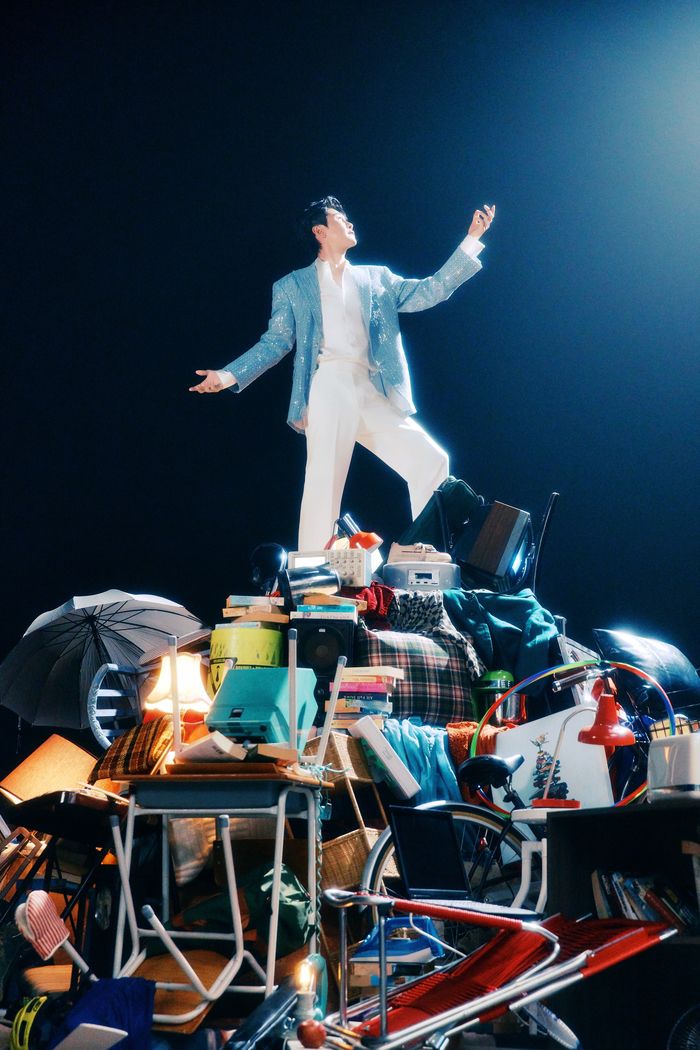 ‘주시고 (Juicy Go) (Duet with 김연자)’ 두 번째 콘셉트 포토. 사진 | 어비스컴퍼니