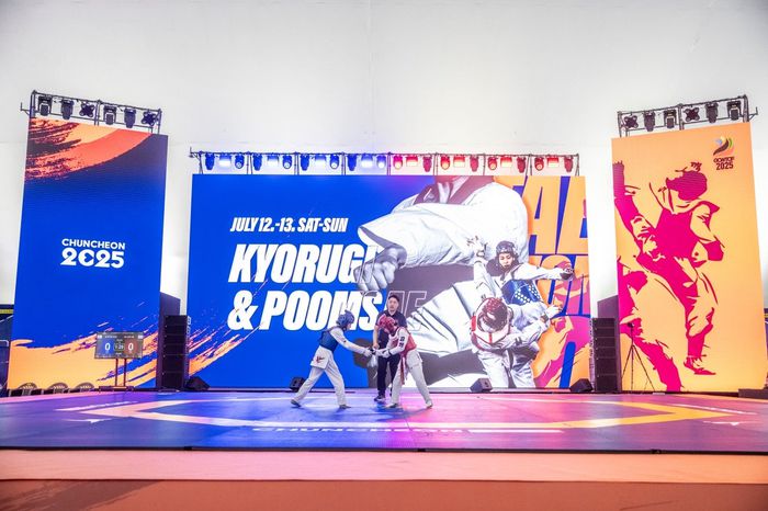 ‘강원·춘천2025세계태권도문화축제’  13일 열린 겨루기 종목 경기 모습.  사진|춘천레저·태권도조직위원회