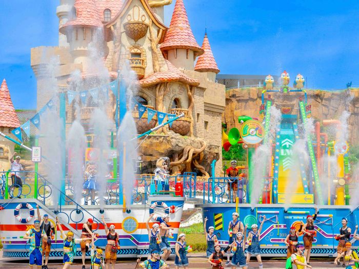 무더위를 날려버릴 시원한 ‘쿨링 퍼레이드’. 사진 | 롯데월드 어드벤처 부산