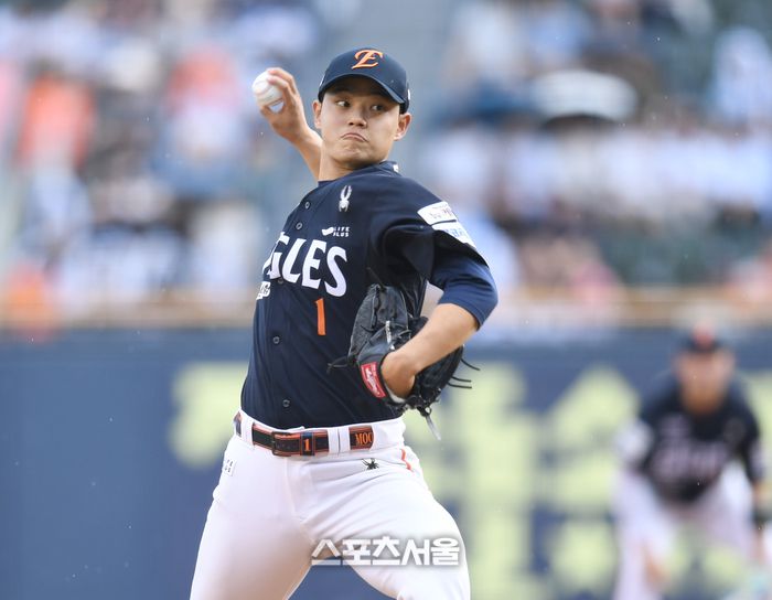 한화 선발투수 문동주가 22일 서울 잠실구장에서 열린 2025 KBO리그 두산과 경기에서 역투하고 있다. 잠실 | 최승섭기자 thunder@sportsseoul.com