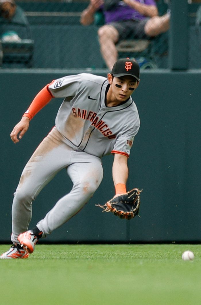 지난 10일 콜로라도전, 이정후의 수비모습.  연합외신