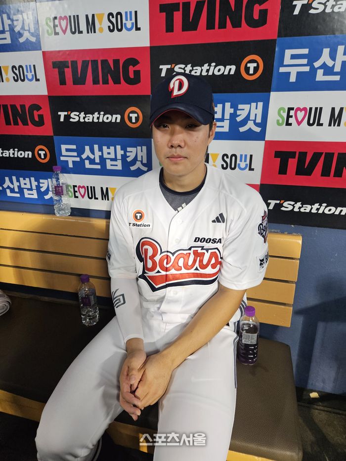 두산 박준순이 23일 서울 잠실구장에서 열린 2025 KBO리그 정규시즌 한화전 승리 후 취재진 인터뷰에 응하고 있다. 잠실 | 강윤식 기자 skywalker@sportsseoul.com