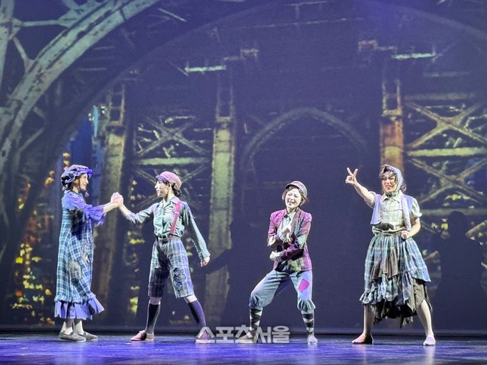 2018년 뮤지컬 ‘브로드웨이 42번가’에서 앙상블 배우로서 뮤지컬계에 데뷔한 유낙원은 4년 뒤 그토록 원했던 주인공 ‘페기 소여’ 역을 맡았다. 이번 16번째 시즌에서도 그 옷을 다시 입고 무대에 오르고 있다. 사진 | 표권향 기자 gioia@sportsseoul.com