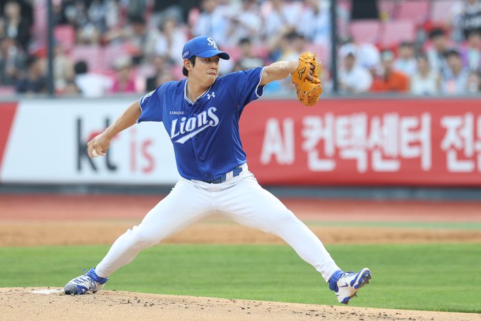 삼성 양창섭이 25일 수원케이티위즈파크에서 열린 2025 KBO리그 KT전에 선발 등판해 힘차게 공을 던지고 있다. 사진 | 삼성 라이온즈