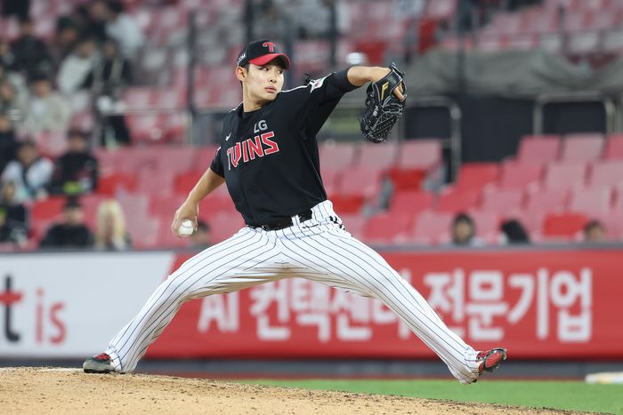 LG 김영우가 2일 수원케이티위즈파크에서 열린 2025 KBO리그 정규시즌 KT전에서 역투하고 있다. 사진 | LG 트윈스