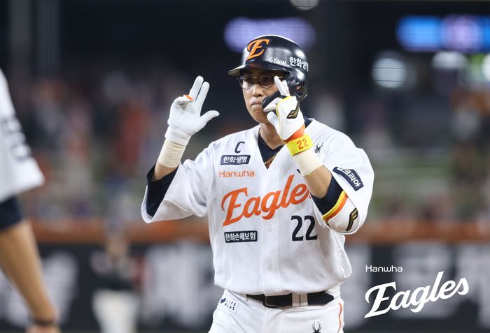 채은성이 적시타를 친 뒤 세리머니를 펼치고 있다. 사진 | 한화 이글스