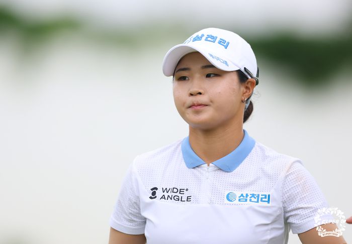 고지원이 10일 서귀포 사이프러스 골프&리조트에서 열린 KLPGA투어 제주삼다수 마스터스 최종라운드에서 당당한 표정으로 이동하고 있다. 사진 | KLPGA