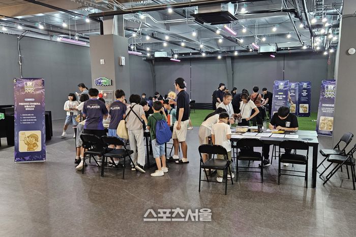 유스 e스포츠 페스티벌이 열리는 대전e스포츠경기장 한켠에 마련된 이벤트를 즐기는 아이들. 대전 | 강윤식 기자 skywalker@sportsseoul.com