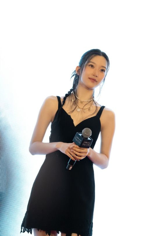 문가영이 말레이시아에서 역사상 최대 규모의 환대를 받으며 글로벌 인기를 증명했다. 사진 | 피크제이