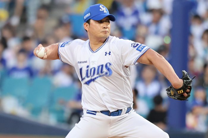 삼성 오승환이 대구삼성라이온즈파크에서 열린 2025 KBO리그 LG와 경기에서 역투하고 있다. 사진 | 삼성 라이온즈
