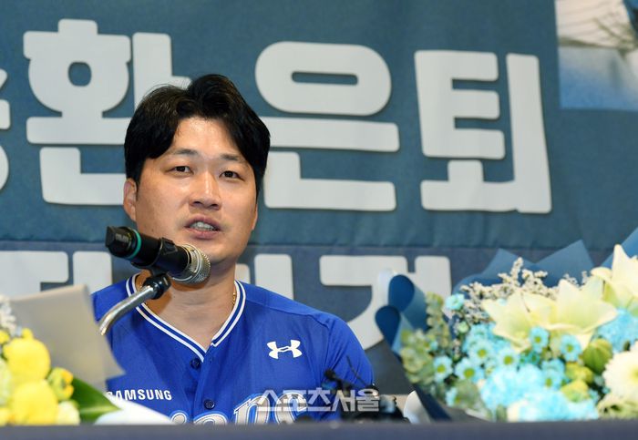삼성 오승환이 7일 인천 연수구 오라카이송도호텔에서 진행된 은퇴 기자회견에서 취재진의 질문에 답을 하고 있다. 인천 | 박진업 기자 upandup@sportsseoul.com