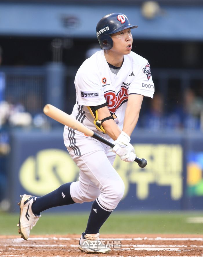 두산 정수빈이 서울 잠실구장에서 열린 2025 KBO리그 삼성과 경기에서 타격하고 있다. 잠실 | 최승섭기자 thunder@sportsseoul.com