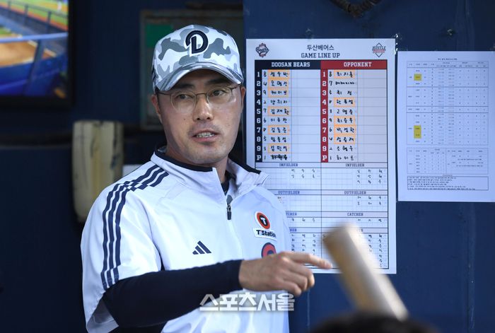 두산 조성환 감독대행이 서울 잠실구장에서 열린 2025 KBO리그 SSG와 경기에서 작전 지시를 내리고 있다. 잠실 | 최승섭기자 thunder@sportsseoul.com