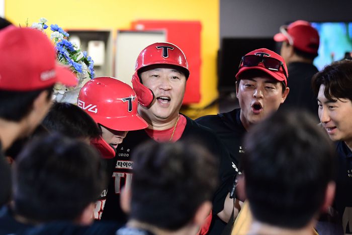 KIA 최형우가 28일 인천SSG랜더스필드에서 열린 2025 KBO리그 SSG전에서 최고령 20홈런을 쏘아 올렸다. 사진 | KIA 타이거즈