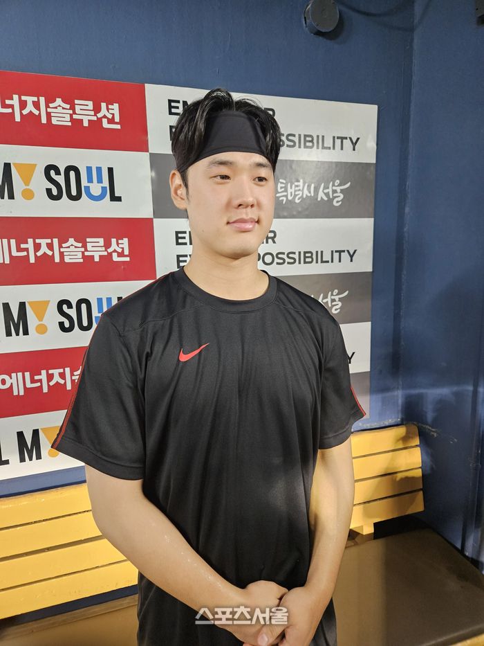 키움 정현우가 29일 서울 잠실구장에서 열린 2025 KBO리그 정규시즌 LG전 승리 후 취재진 인터뷰에 응하고 있다. 잠실 | 강윤식 기자 skywalker@sportsseoul.com