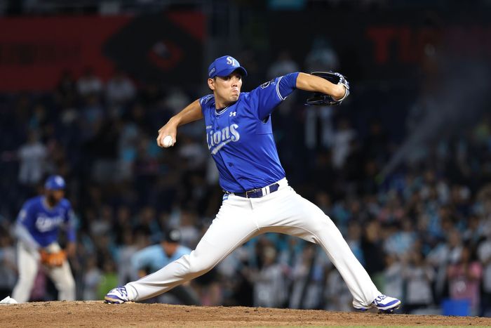 삼성 김재윤이 19일 창원NC파크에서 열린 2025 KBO리그 정규시즌 NC전에서 역투하고 있다. 사진 | 삼성 라이온즈