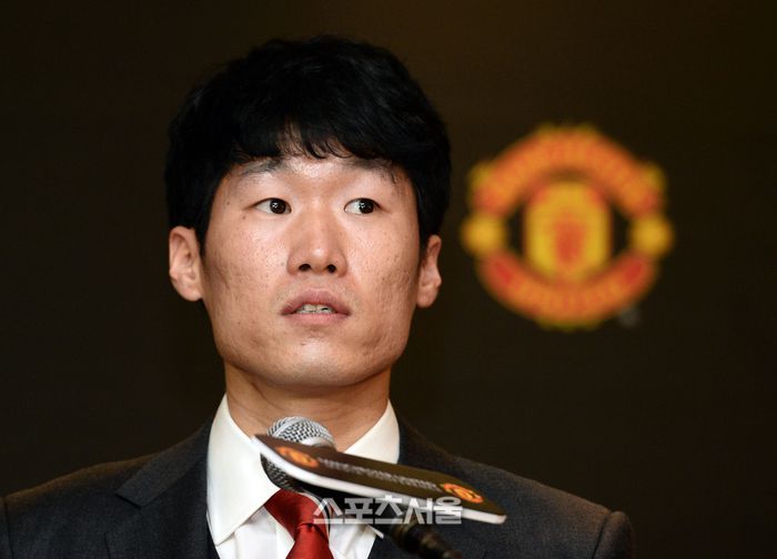 지난 2014년11월 아시아선수 최초로 맨체스터 유나이티드의 앰버서더가 된 박지성이 기자회견을 하고 있다. 박진업기자 upandup@sportsseoul.com