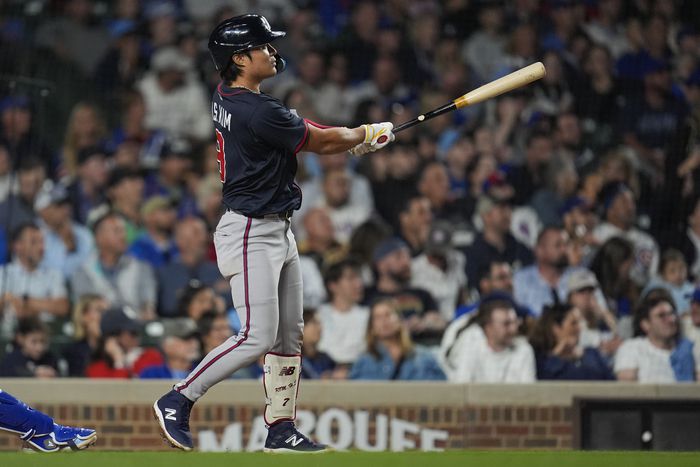 애틀랜타 김하성이 4일(한국시간) 미국 일리노이주 시카고 리글리 필드에서 열린 2025 메이저리그(ML) 시카고 컵스전에서 7회초 3점포를 터트리고 있다. 사진 | 시카고=AP연합뉴스