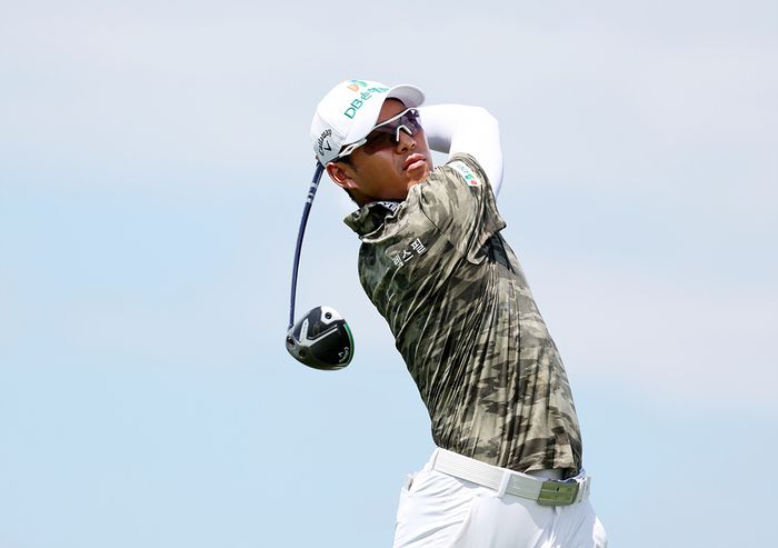 문도엽이 6일 열린 KPGA투어 파운더스컵 3라운드 9번홀에서 티샷을 하고 있다. 사진 | KPGA