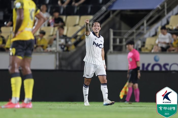 서울 이랜드 에울레르(가운데). 사진 | 한국프로축구연맹