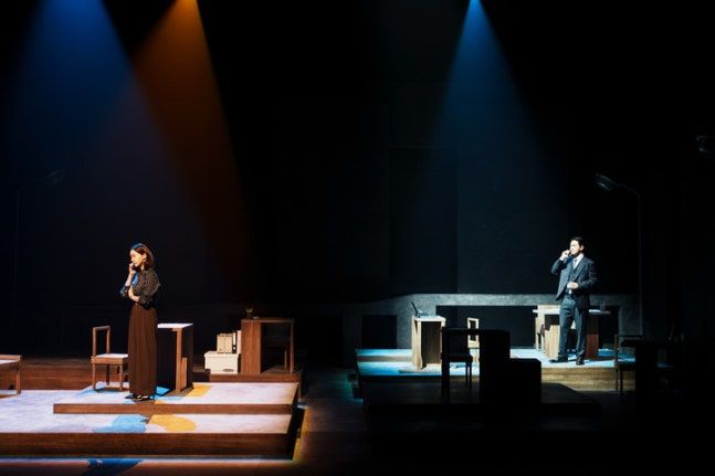 연극 ‘나의 아저씨’는 삶에 지친 평범한 일상을 위로한다. 사진 | T2N미디어, 쇼앤텔플레이