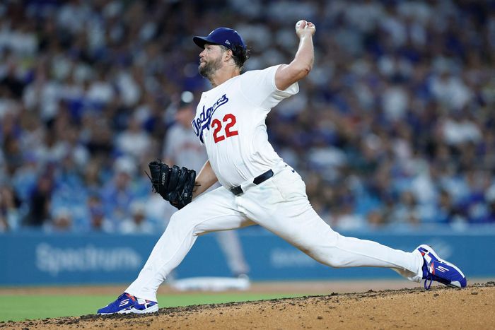 LA 다저스 클레이[튼 커쇼가 20일(한국시간) 미국 캘리포니아주 LA 다저 스타디움에서 열린 2025 메이저리그(ML) 샌프란시스코전에 선발 등판해 역투하고 있다. 사진 | LA=AFP연합뉴스