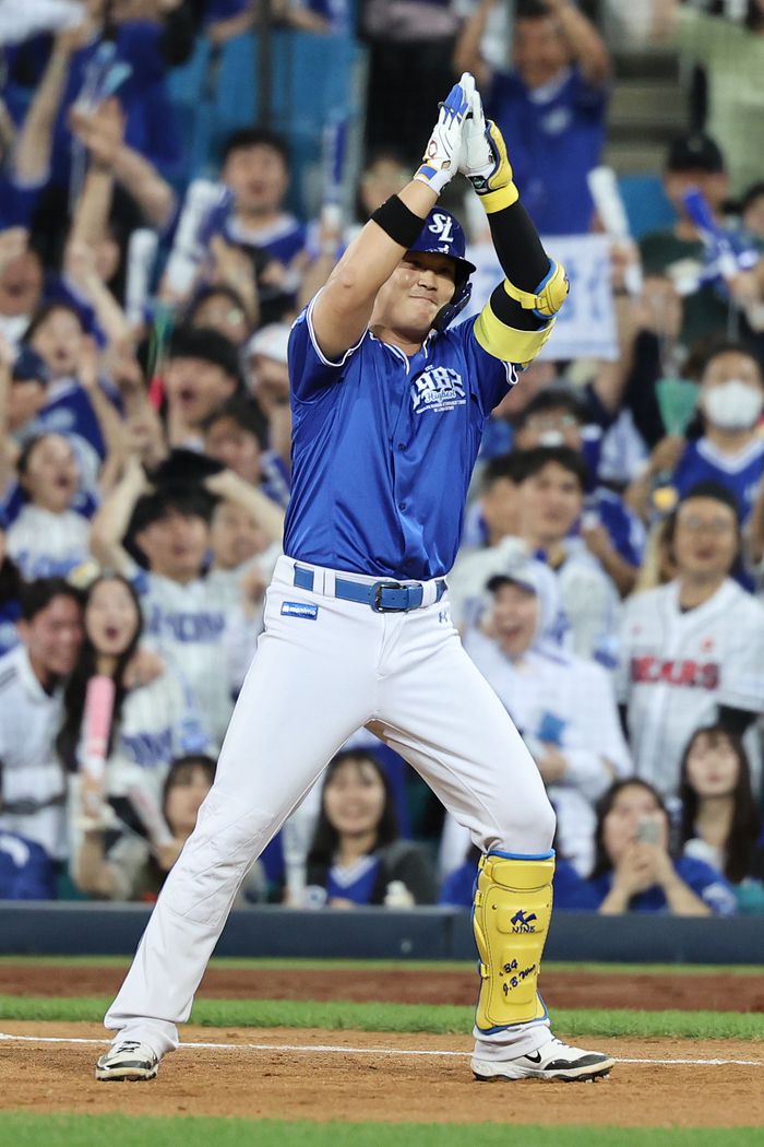 삼성 전병우가 23일 대구삼성라이온즈파크에서 열린 2025 KBO리그 두산과 경기에서 7회말 2타점 적시타를 때린 후 세리머니를 하고 있다. 사진 | 삼성 라이온즈